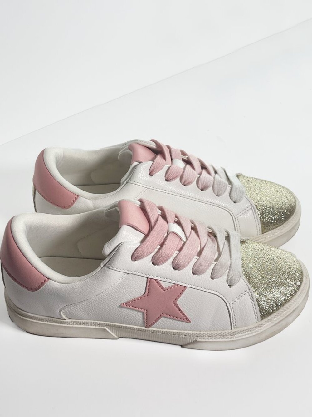 Big Girl Sneakers by Art Class Kaitlyn Court in Pink Size 2
